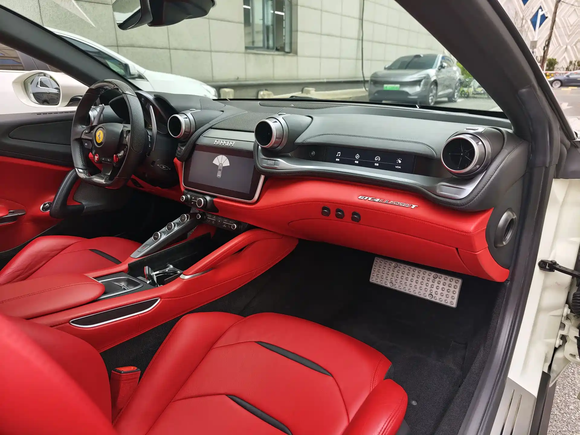 صورة 13 - Ferrari GTC4Lusso