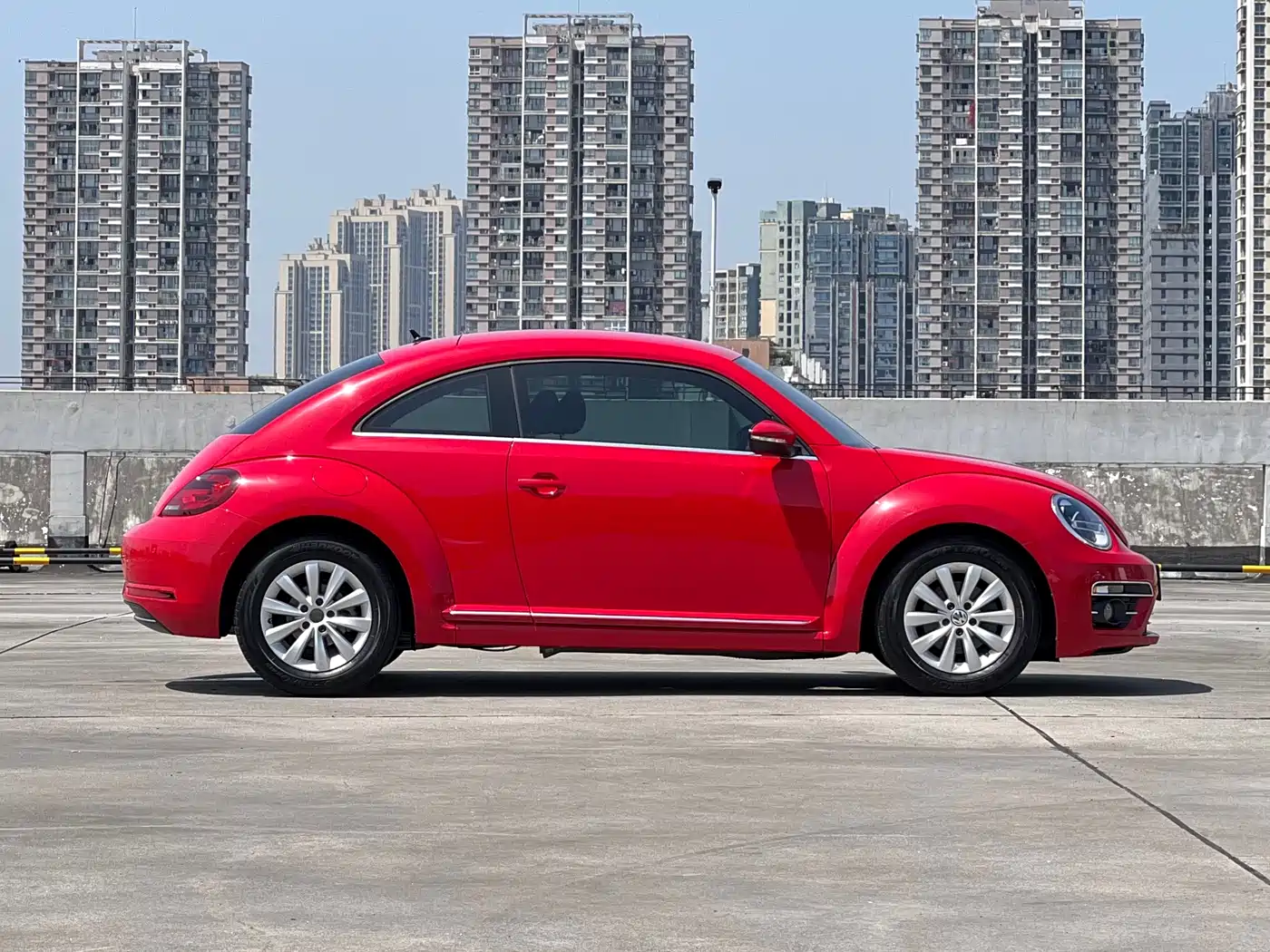 Volkswagen Beetle 2018 180TSI Easy Joy Edition фото 6