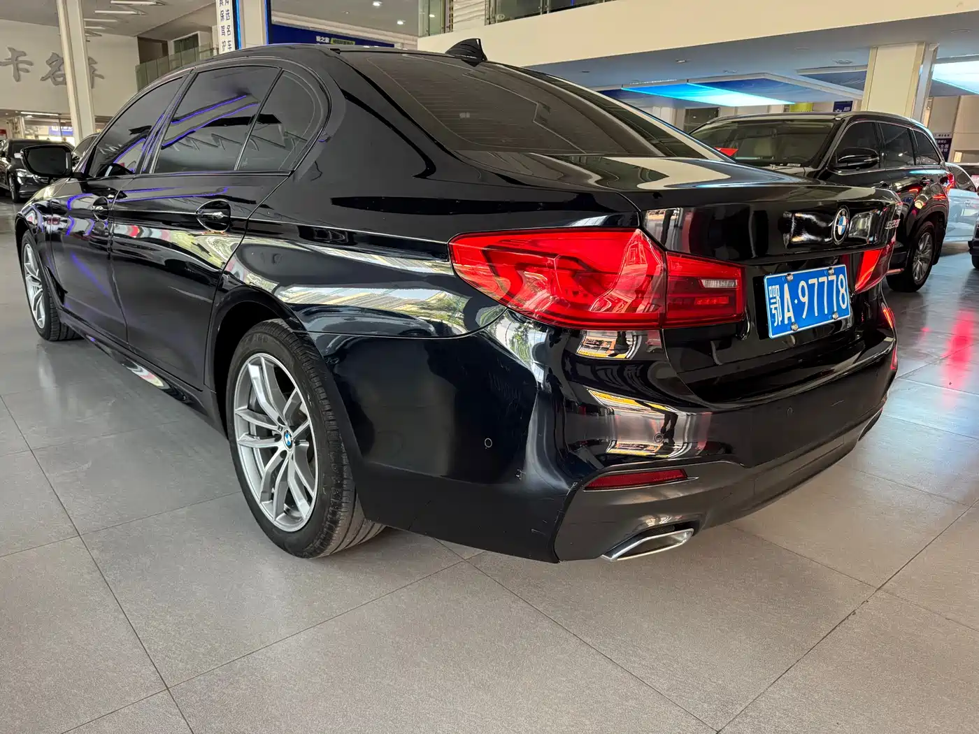 BMW 5 Series 2019 525Li M Sport Package фото 6