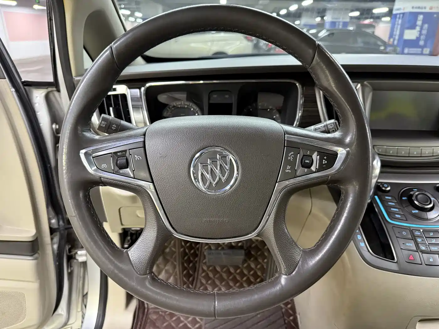 Buick GL8 2011 3.0L GT Luxury Business Elegance Edition фото 35