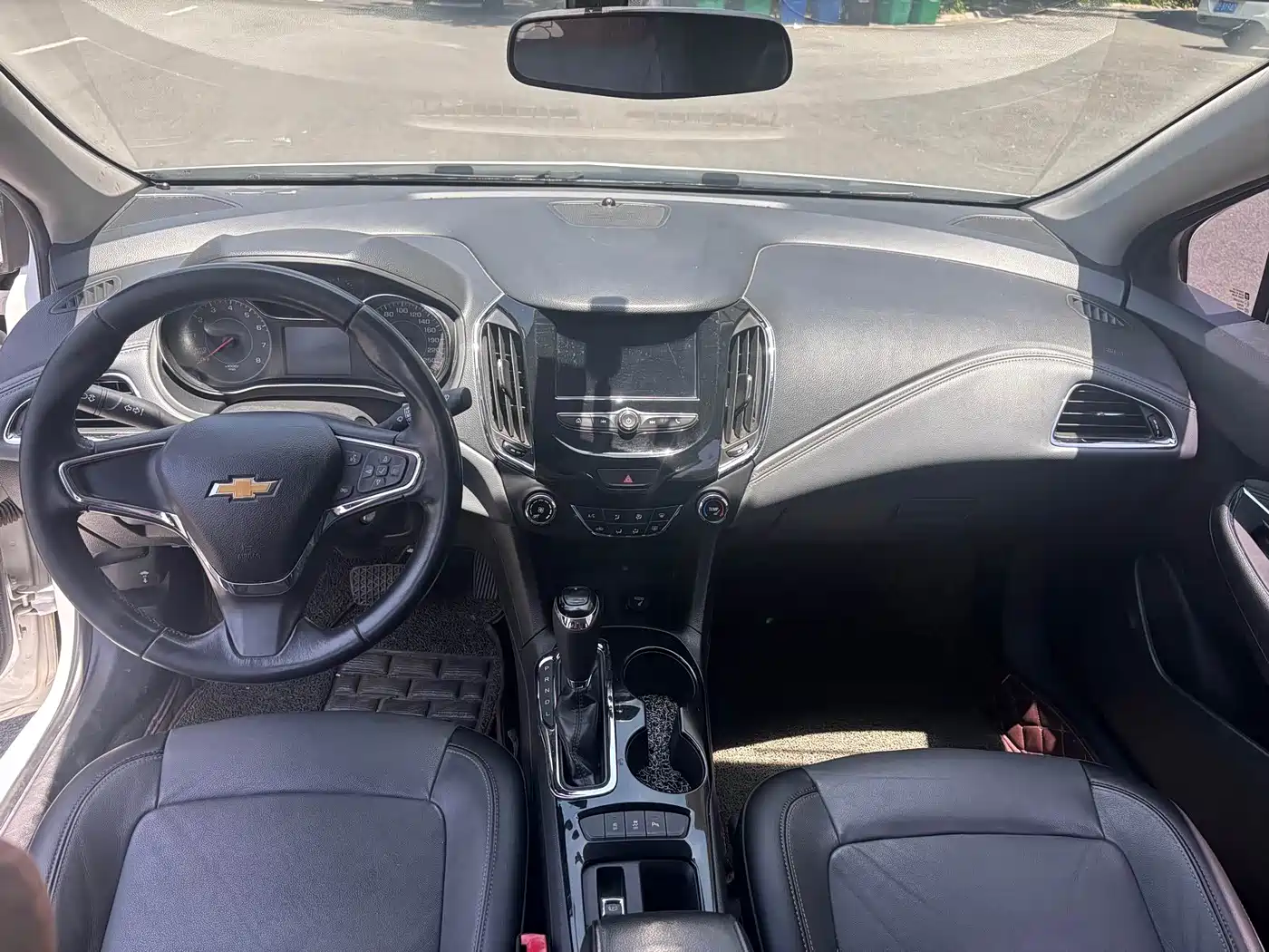 Фото 9 - Chevrolet Cruze