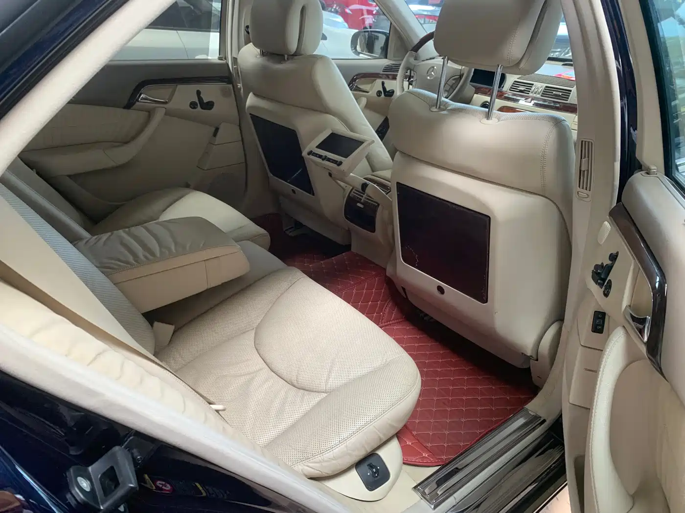 Mercedes-Benz S-Class фото 16