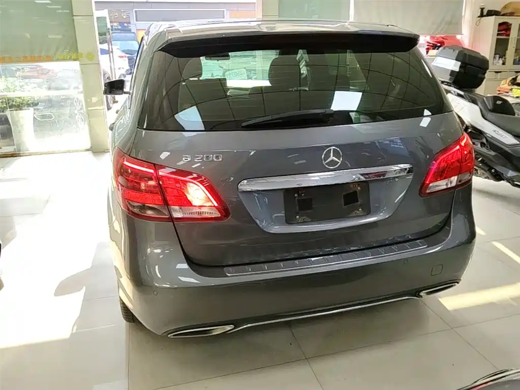 Mercedes-Benz B-Class 2018 B 200 Sport фото 6