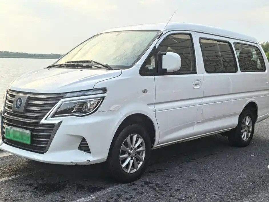 Dongfeng Fengxing Lingzhi New Energy 2025 2025 Model 410km Standard Edition Basic 9-seater