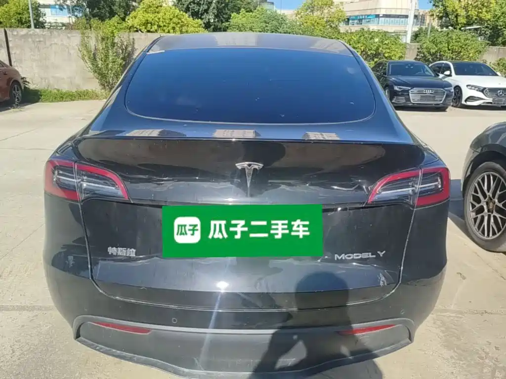 Фото 6 - Tesla Model Y