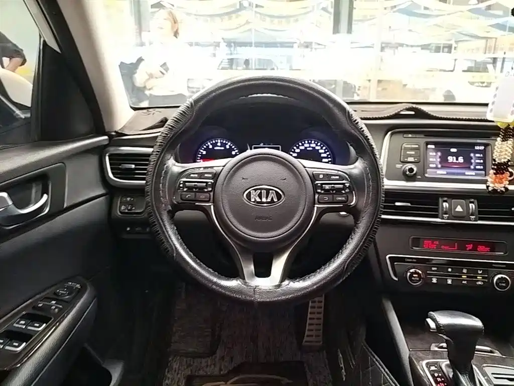 KIA K5