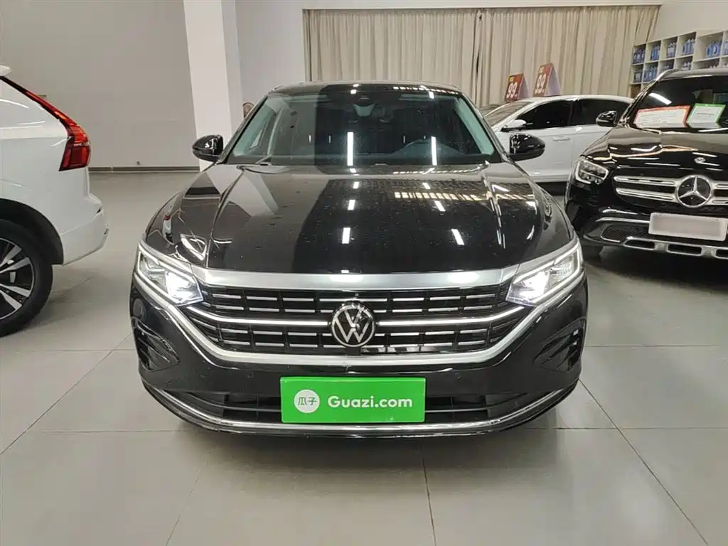 Volkswagen Passat 2022 330TSI Luxury Edition фото 3