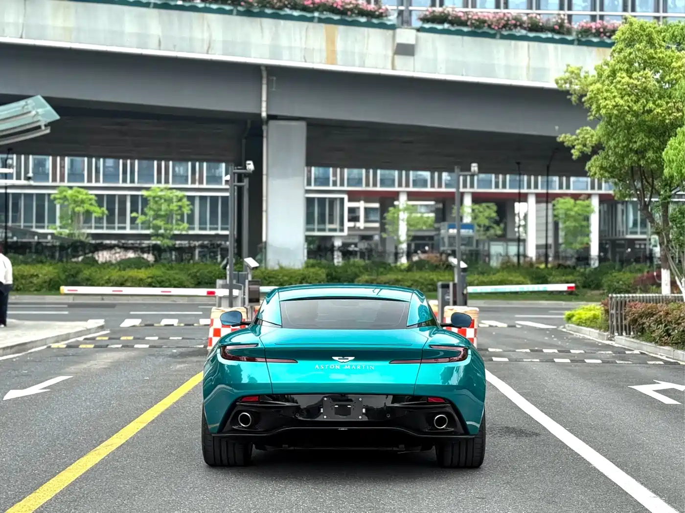 Aston Martin DB12 2025 2025 4.0T V8 Coupe
