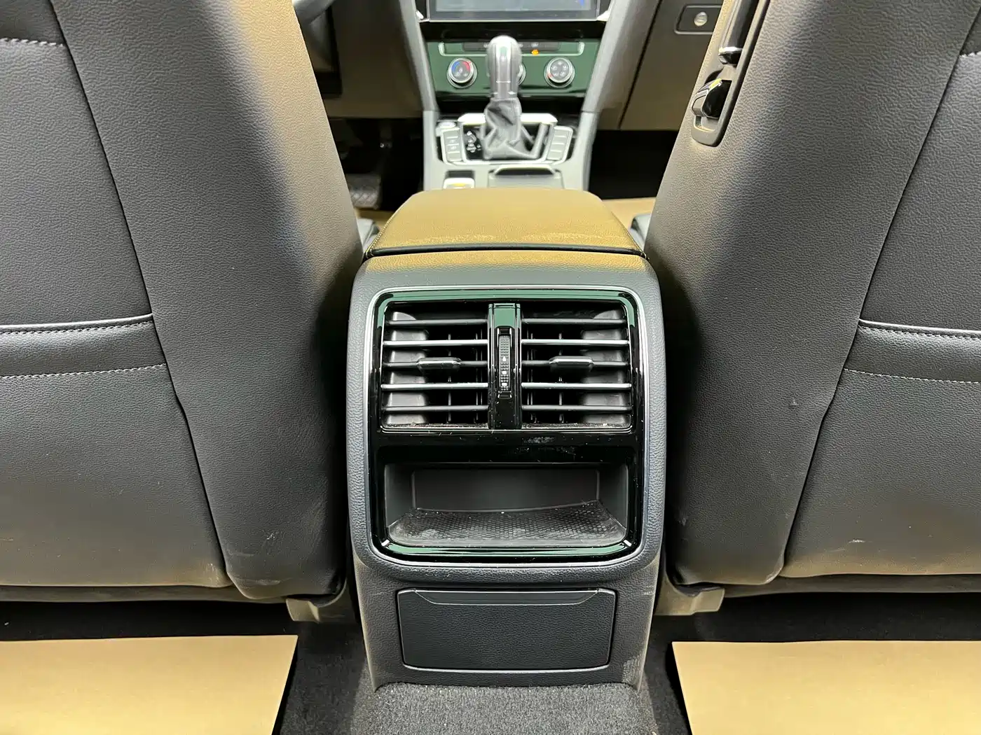 Volkswagen Magotan 2017 330TSI DSG Leading фото 26
