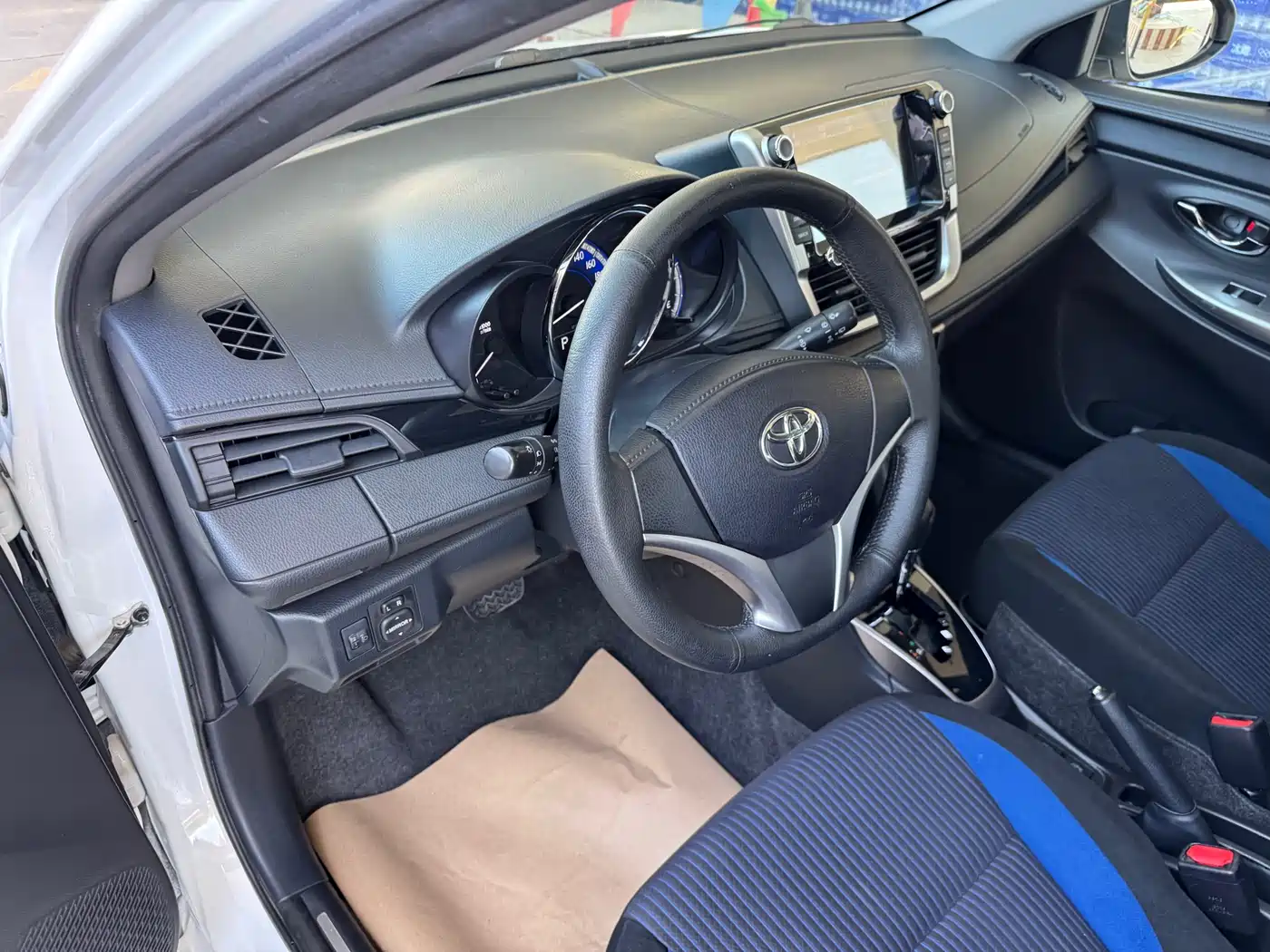 Toyota YARiS L Zhi Xuan 2017 1.5G CVT Speed Sunroof Upgrade Edition фото 8