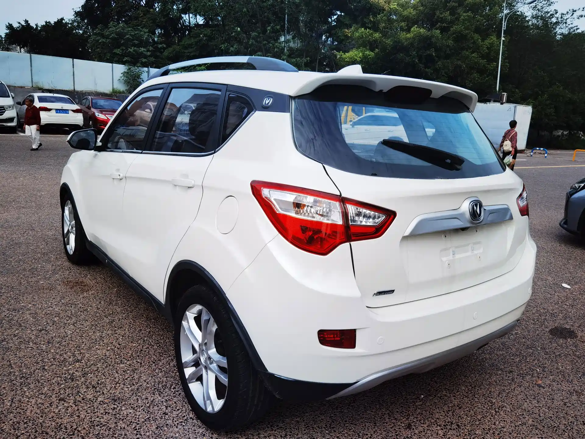 Photo 7 - Changan CS35