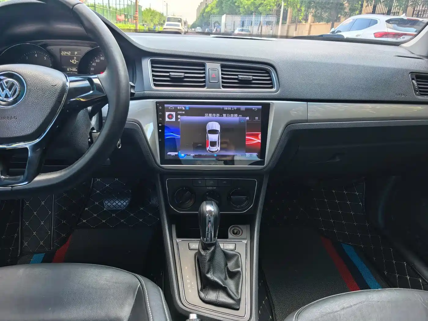 Volkswagen Lavida 2017 1.6L Automatic Comfort Edition фото 13