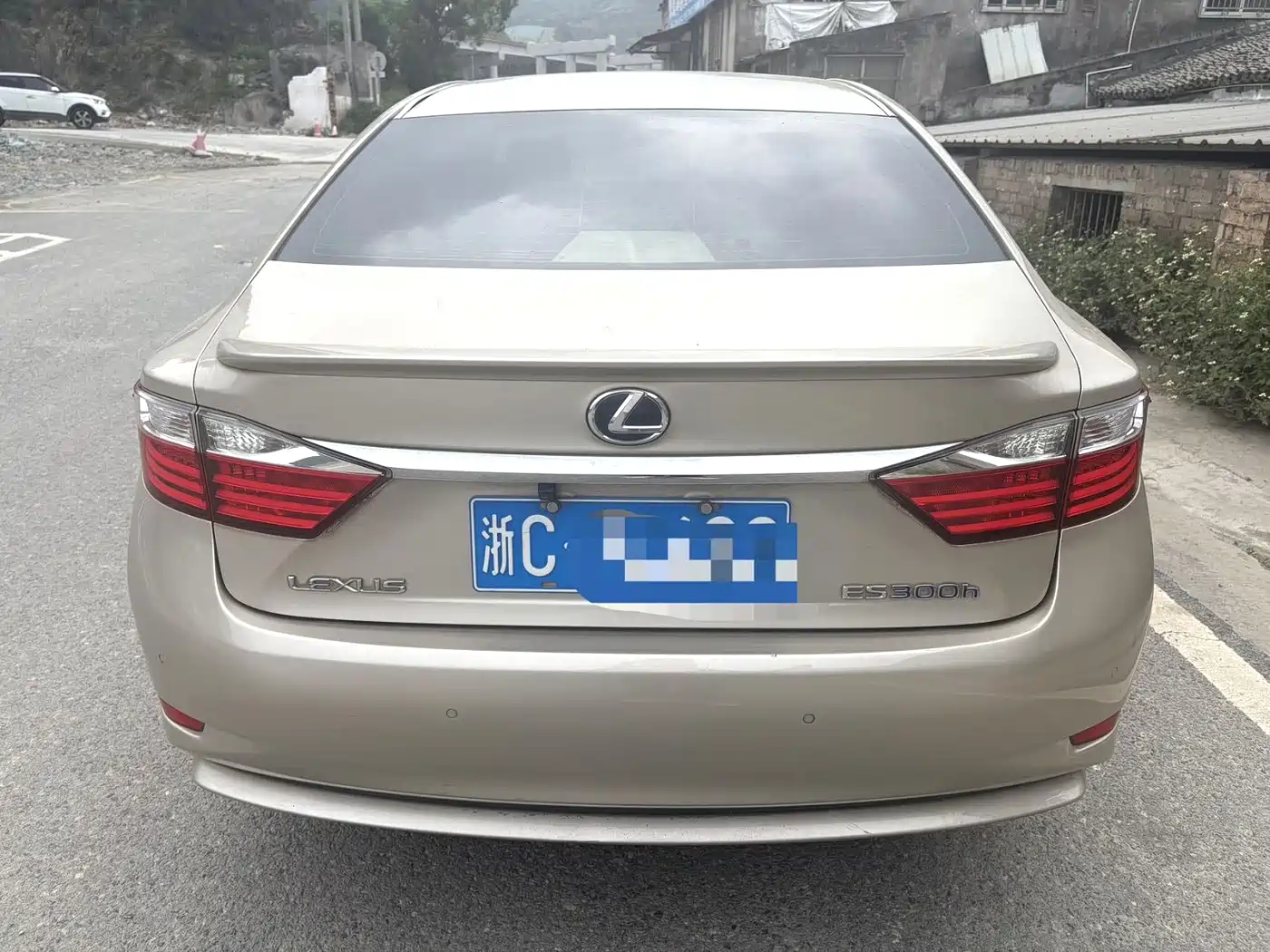 Фото 8 - Lexus ES