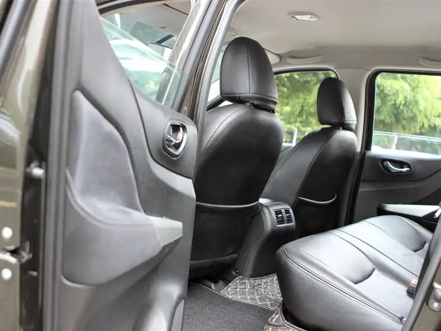 Nissan Navara 2017 Model 2.5L Automatic 4WD Luxury QR25 фото 12
