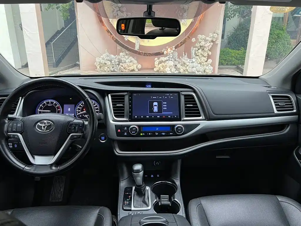 Toyota Highlander 2017 2.0T 4WD Premium 7-Seater фото 9