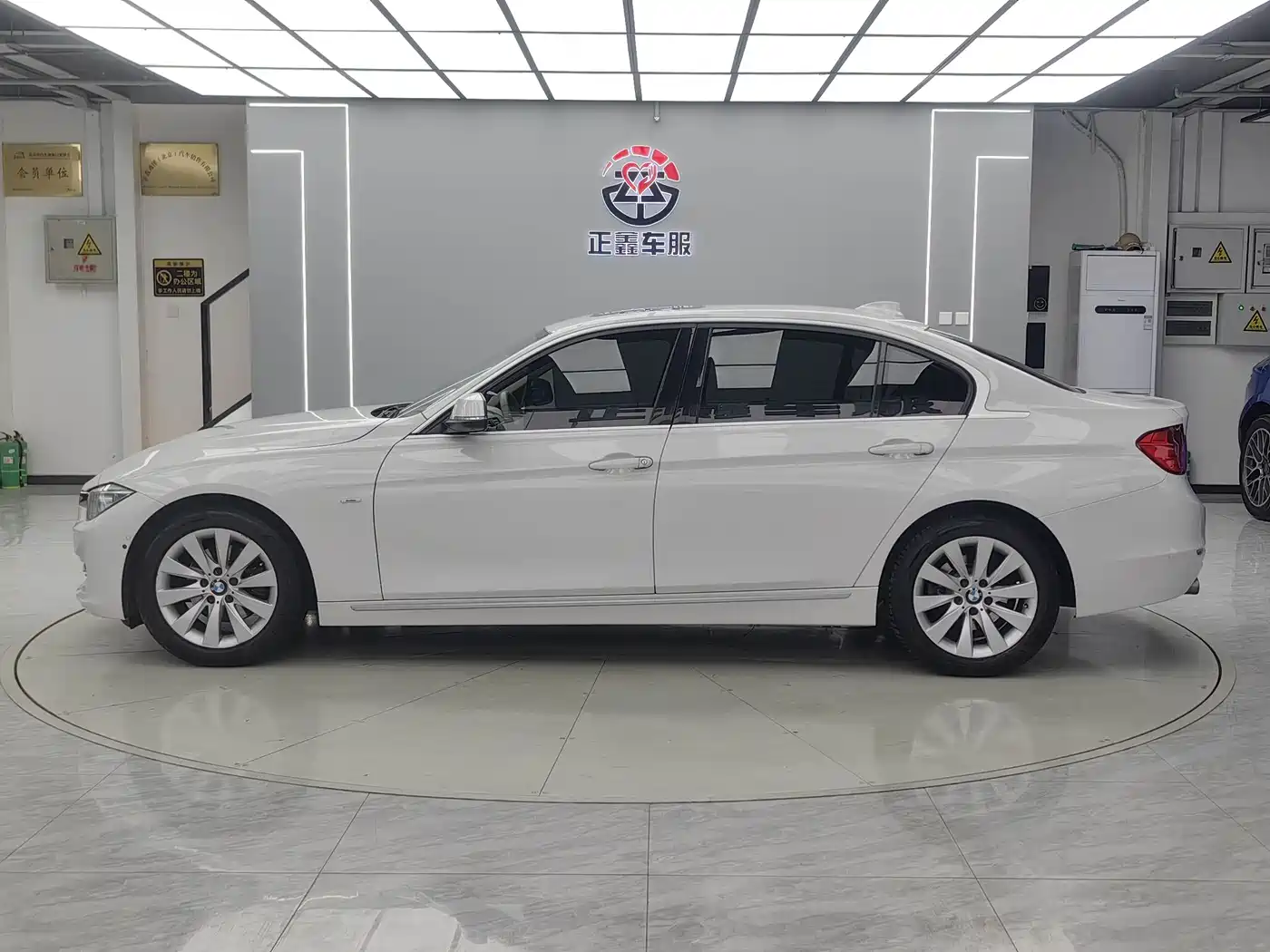 BMW 3 Series 2013 328Li Style Design Package фото 4