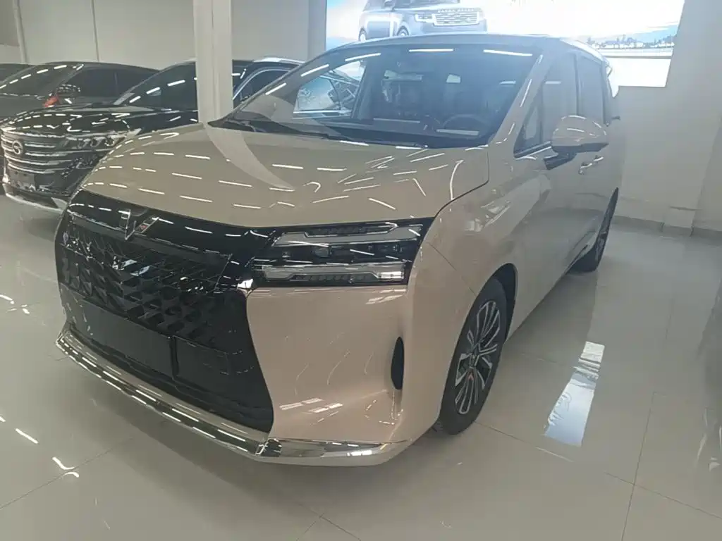 Wuling Motors Xingguang 730 New Energy 2026 2025 Model Plug-in Hybrid Base Version
