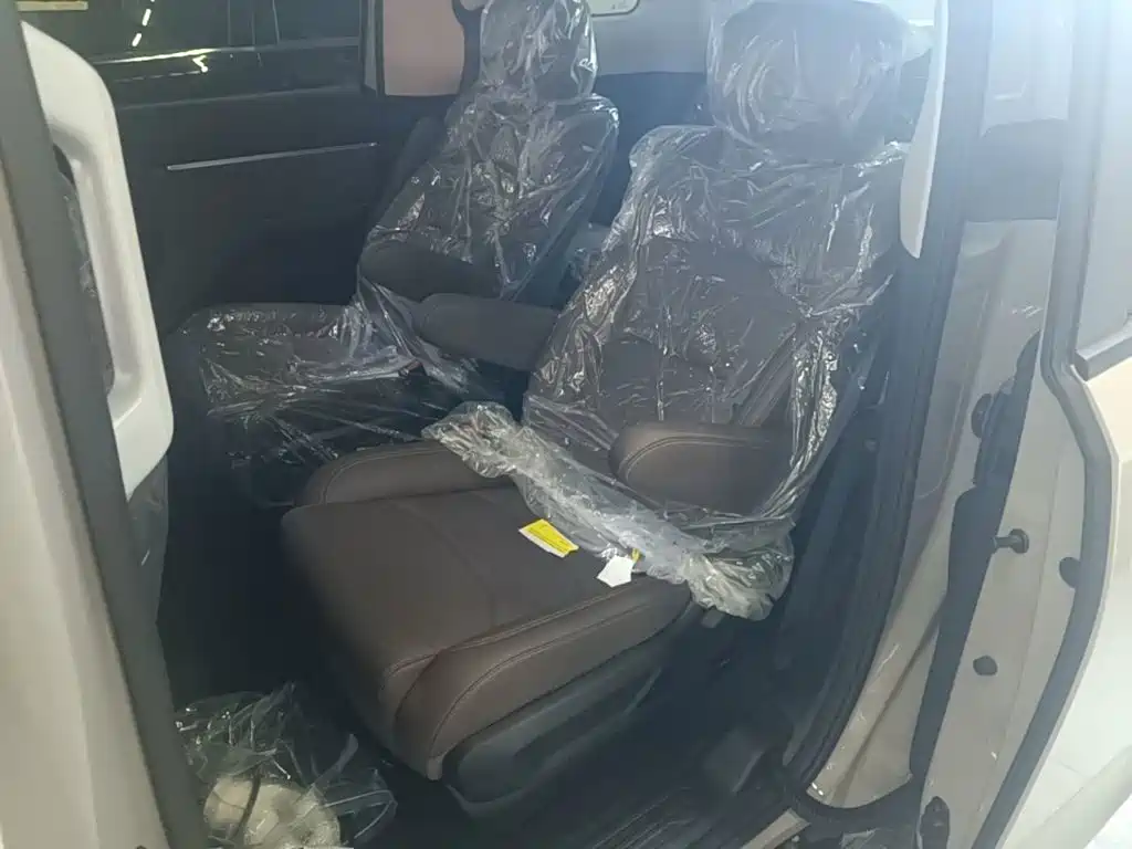 Wuling Motors Xingguang 730 New Energy 2026 2025 Model Plug-in Hybrid Base Version