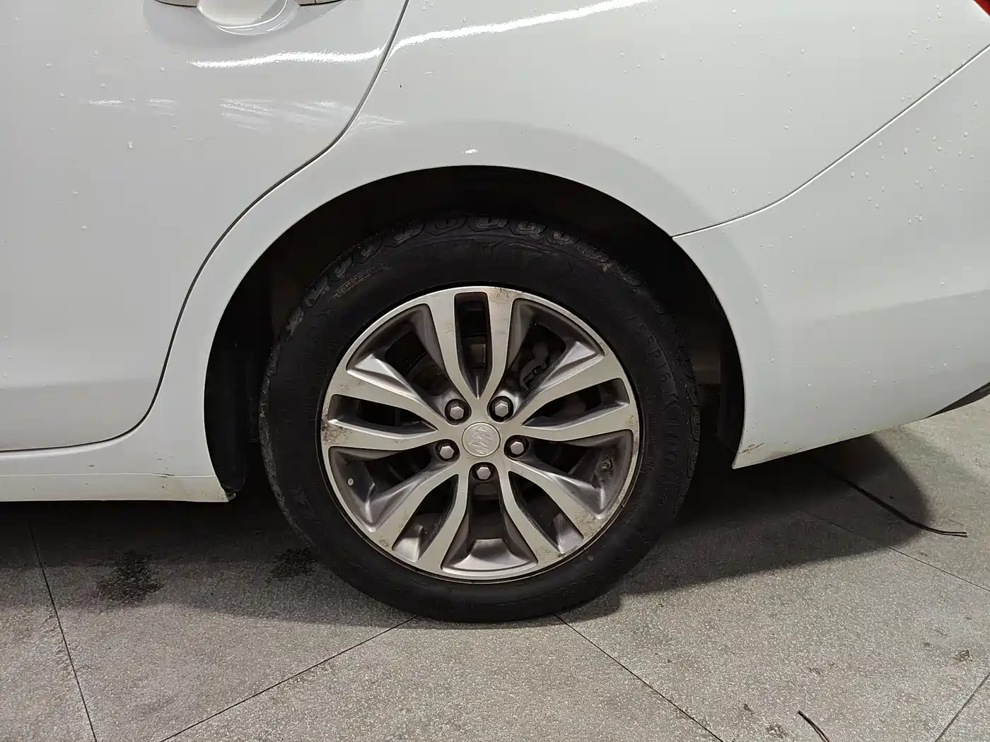 Buick Excelle 2018 18T Automatic Elite фото 15