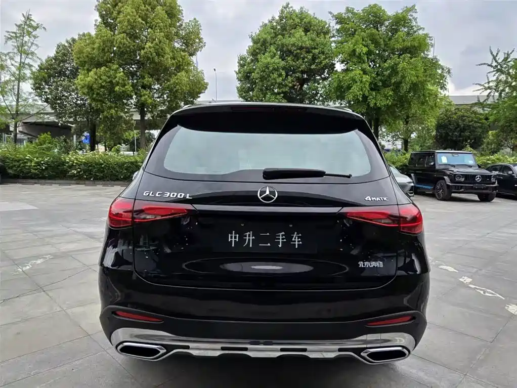 MERCEDES-BENZ GLC