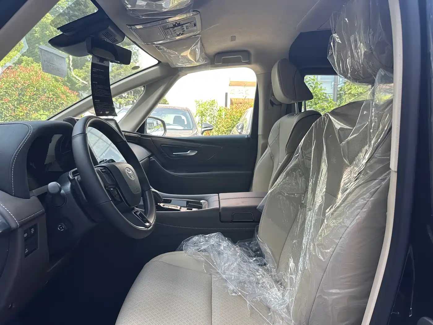 Toyota Alphard 2025 Hybrid 2.5L Prestige Gold Edition фото 6