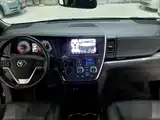 صورة 5 - Toyota Sienna