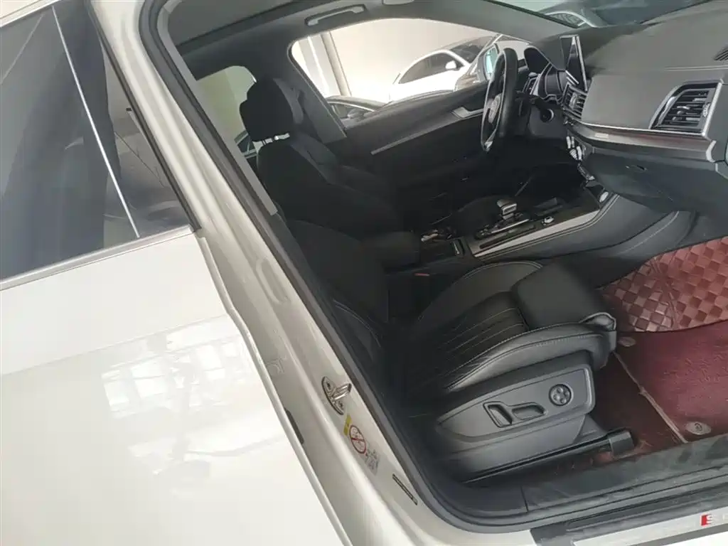 Audi Q5L 2022 Facelift 40T Luxury Dynamic фото 25