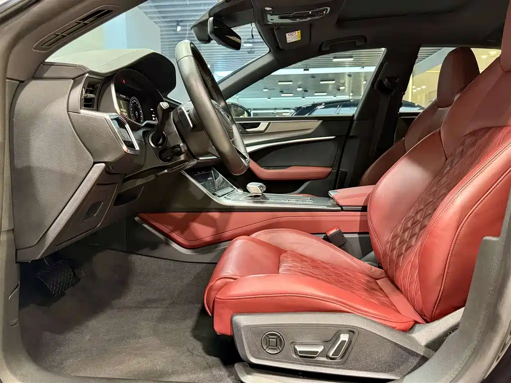 Audi A7L 2024 45 TFSI quattro Black Warrior Edition фото 18