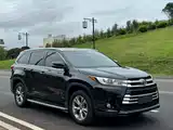 Photo 3 - Toyota Highlander