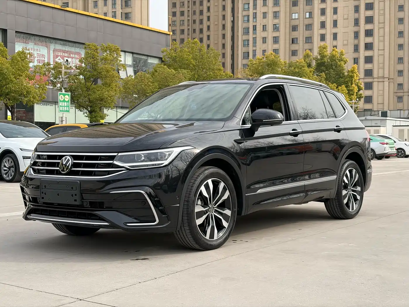 Volkswagen Tiguan L 2024 Outstanding 330TSI Auto 2WD R-Line Dragon Glory Edition