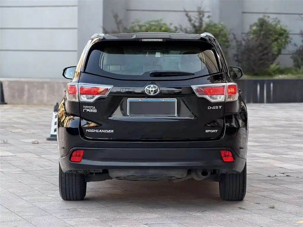 Toyota Highlander 2015 2.0T FWD Luxury Navigation Edition 7-seater фото 4