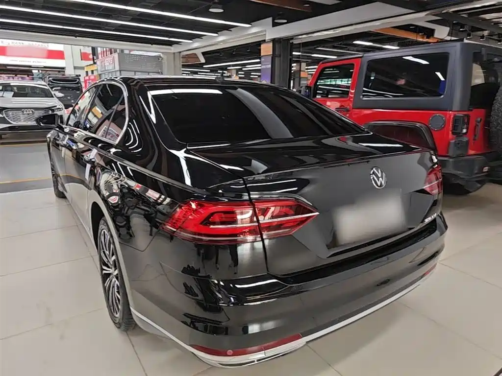VOLKSWAGEN HUIANG