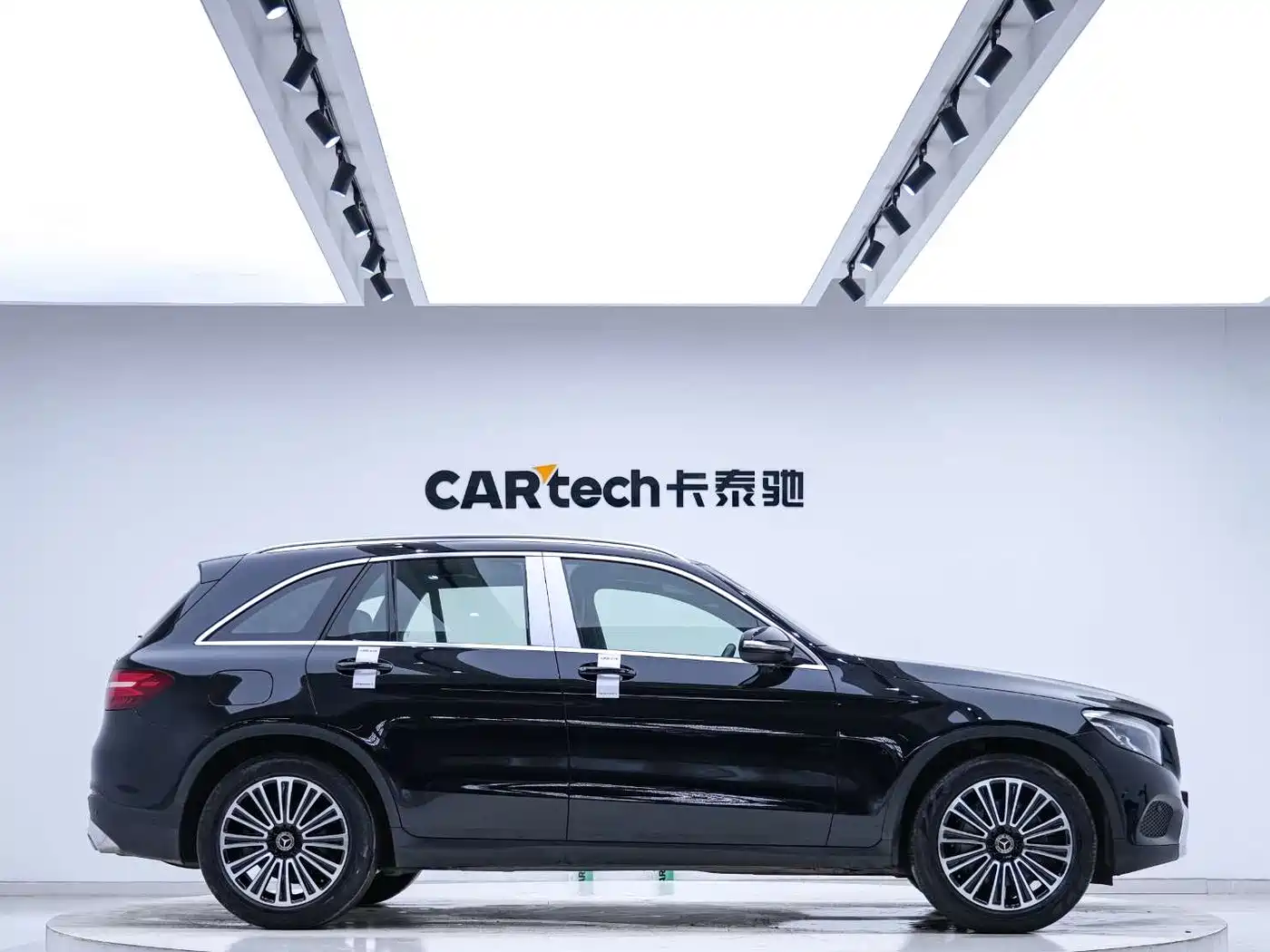 Mercedes-Benz GLC 2018 Facelift GLC 200 4MATIC фото 3