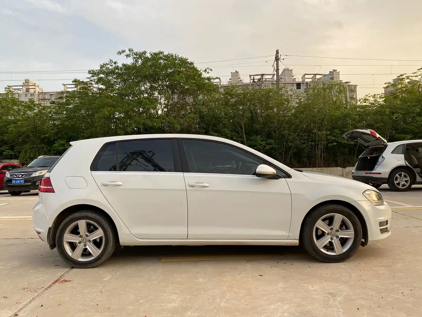 Фото 13 - Volkswagen Golf