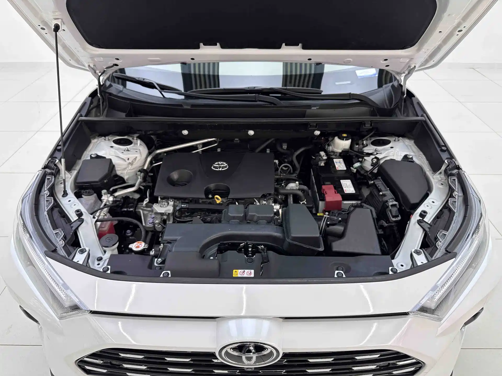 صورة 8 - Toyota RAV4