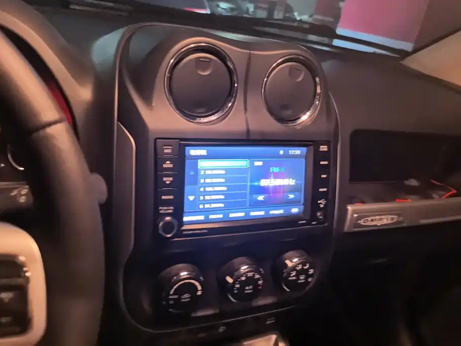 Jeep Compass (Import) 2015 2014 Facelift 2.4L 4WD Comfort Edition