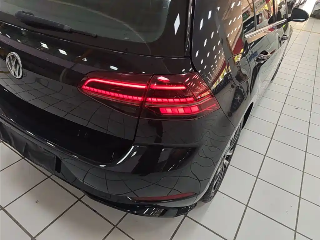 Volkswagen Golf 2020 280TSI DSG R-Line фото 8