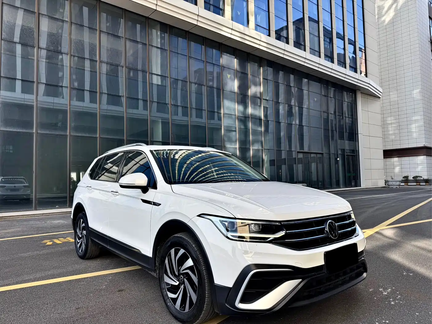 Volkswagen Tiguan L 2022 330TSI Automatic 2WD Smart Edition фото 3