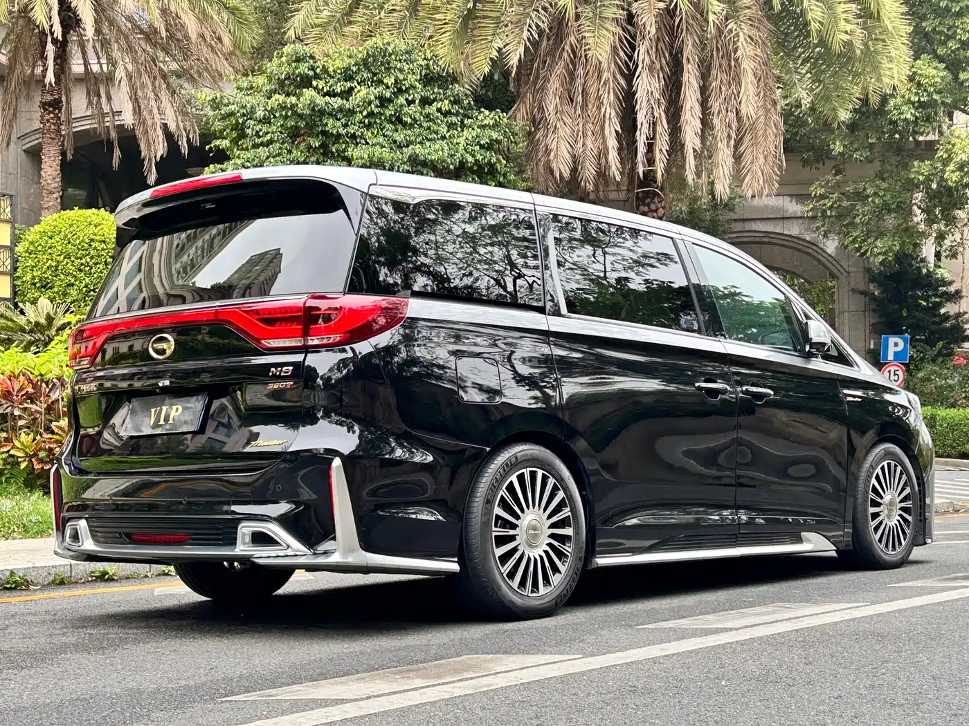 GAC Trumpchi Trumpchi M8 2021 Master Series 390T 4-Seat Glory Edition фото 4