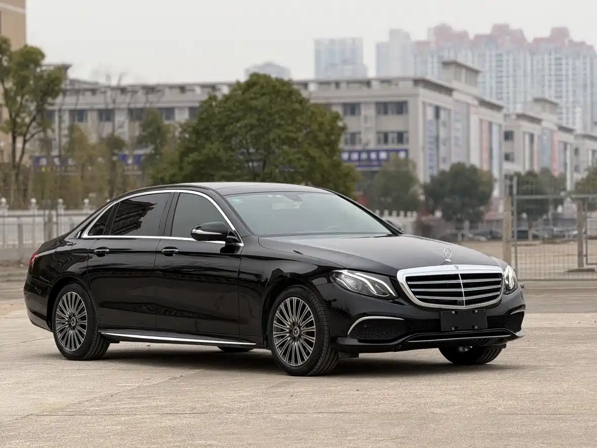 Mercedes-Benz E-Class 2020 E 300 L Luxury Model фото 3
