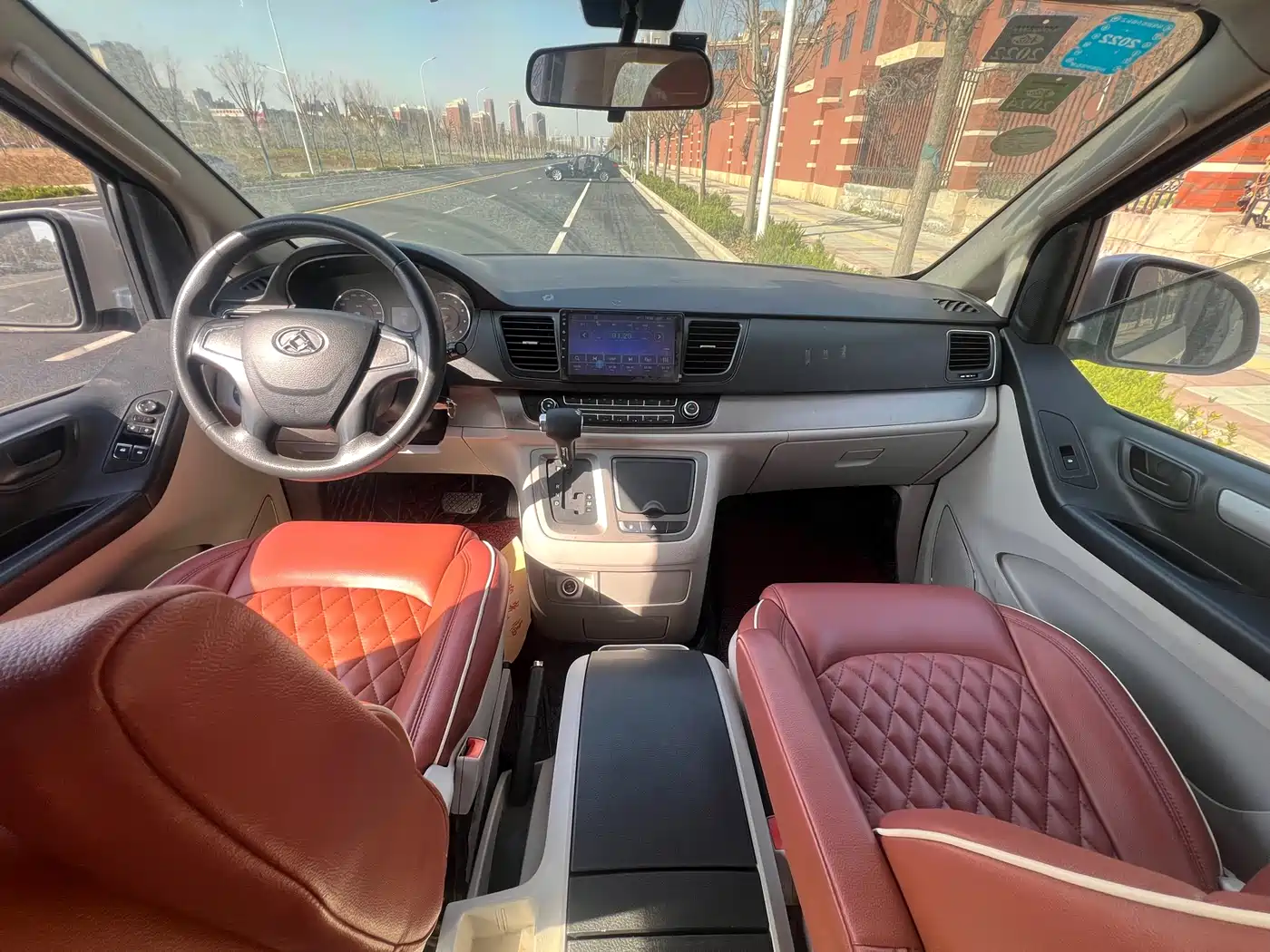 SAIC Maxus Maxus G10 2016 2.0T Automatic Elite фото 6