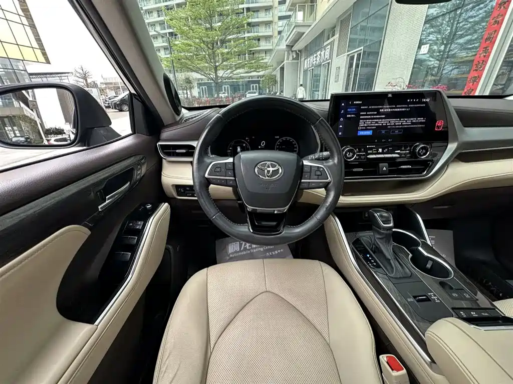 Toyota Highlander 2022 Dual Engine 2.5L 4WD Supreme Edition 7-Seater фото 16
