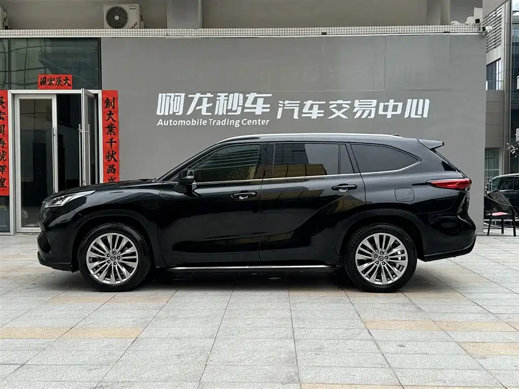 Toyota Highlander 2022 Dual Engine 2.5L 4WD Supreme Edition 7-Seater фото 20