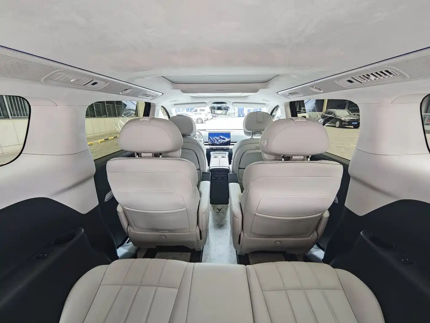 Voyah Auto Voyah Dreamer 2025 PHEV AWD Flagship Qian Kun Edition фото 20
