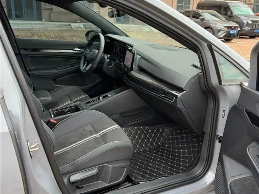 Volkswagen Golf 2023 280TSI DSG R-Line Lite фото 14