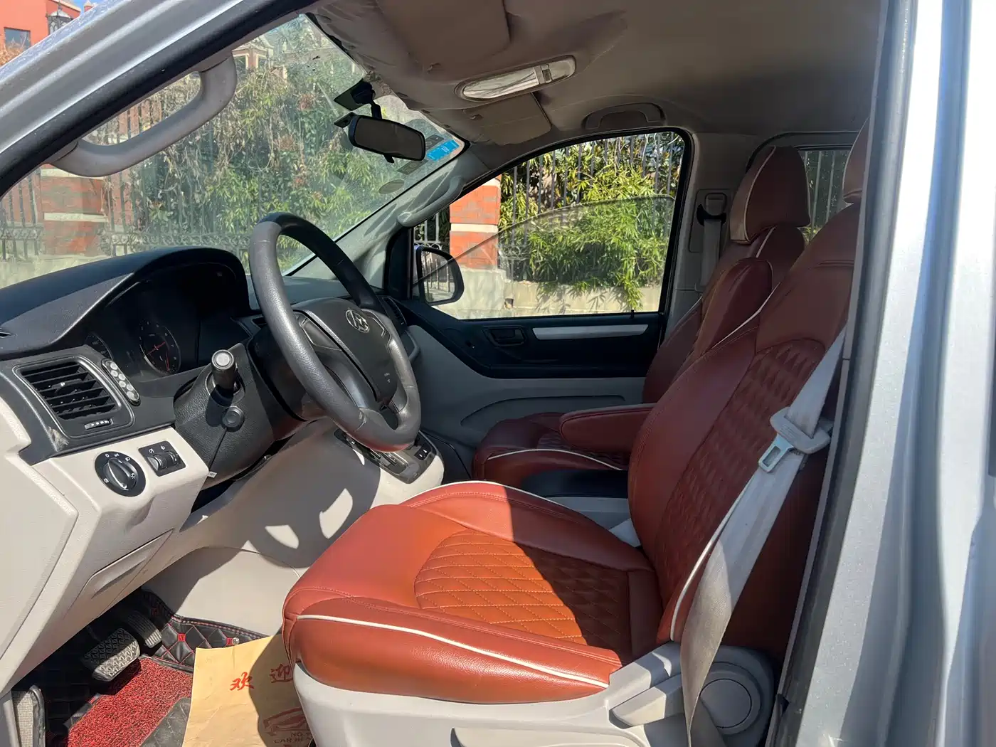 SAIC Maxus Maxus G10 2016 2.0T Automatic Elite фото 13