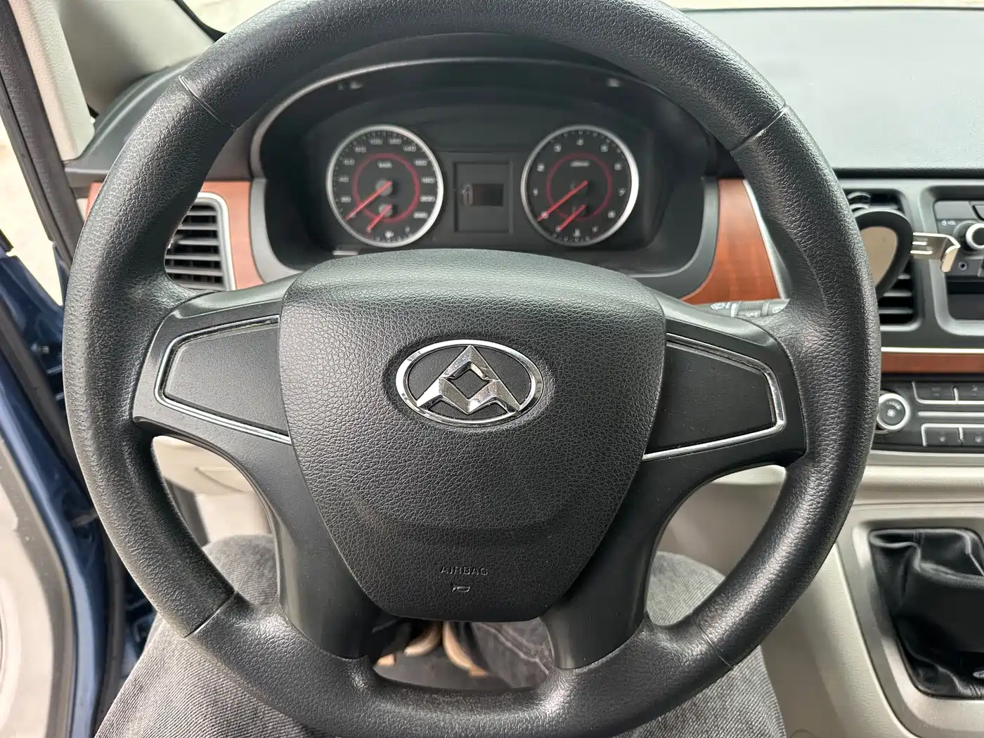 SAIC Maxus Maxus G10 2016 2.4L Manual Elite фото 16