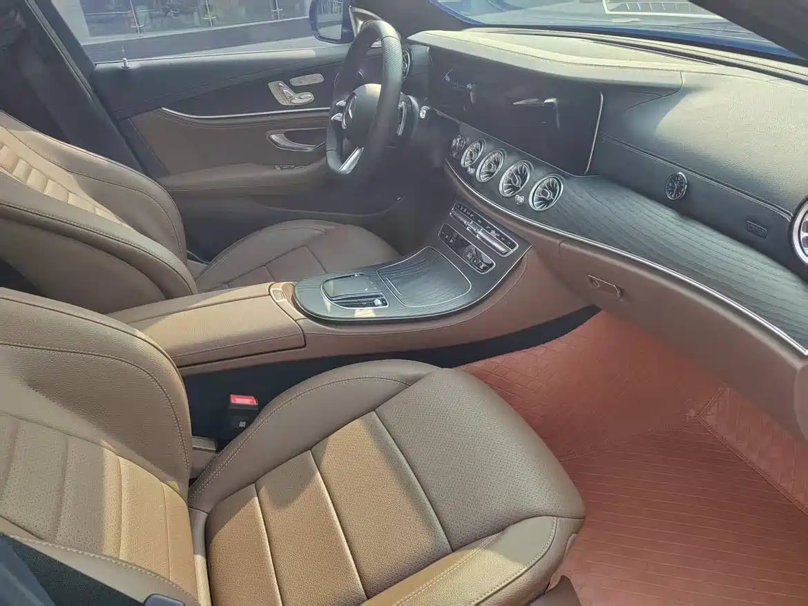 Mercedes-Benz E-Class 2023 E 300 L Sport Fashion фото 5