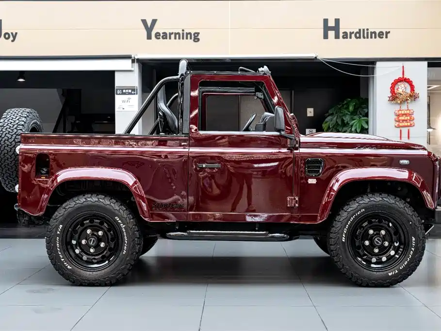 Land Rover Defender фото 5