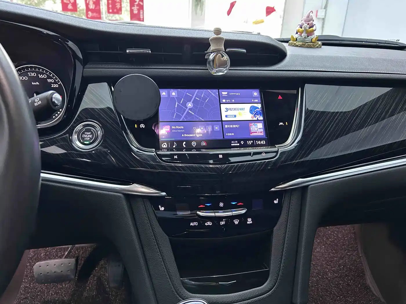 CADILLAC XT6